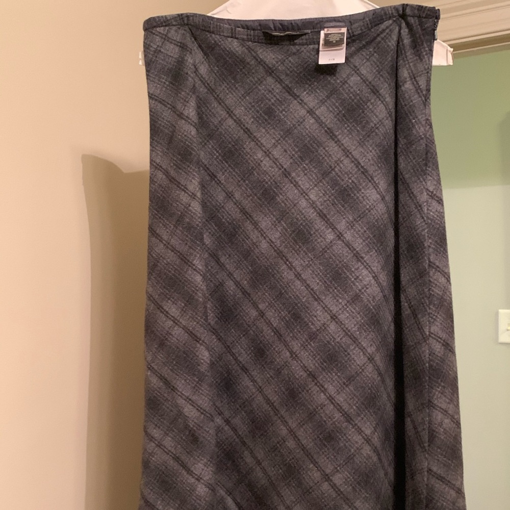 Eddie Bauer grey skirt